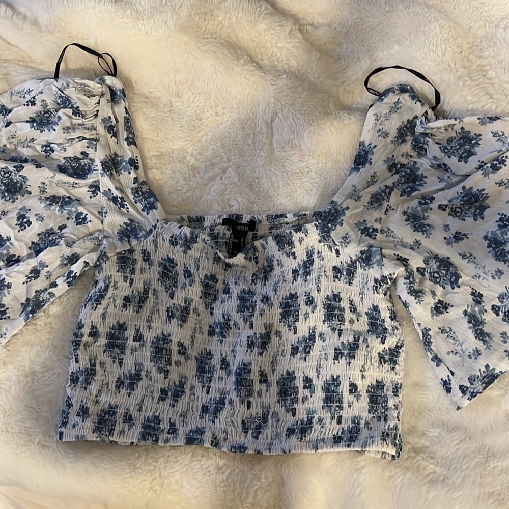 Nwot Forever 21 smocked floral top